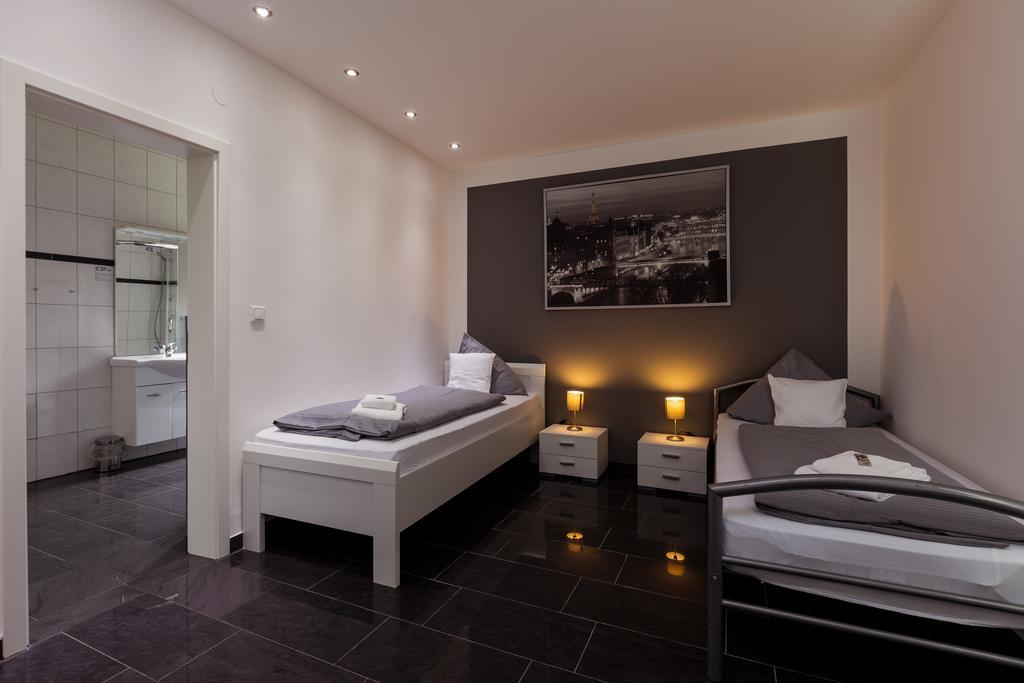 Am Rosenplatz,24 Stunden Check In, Kostenfreie Parkplaetze Hotel 2*