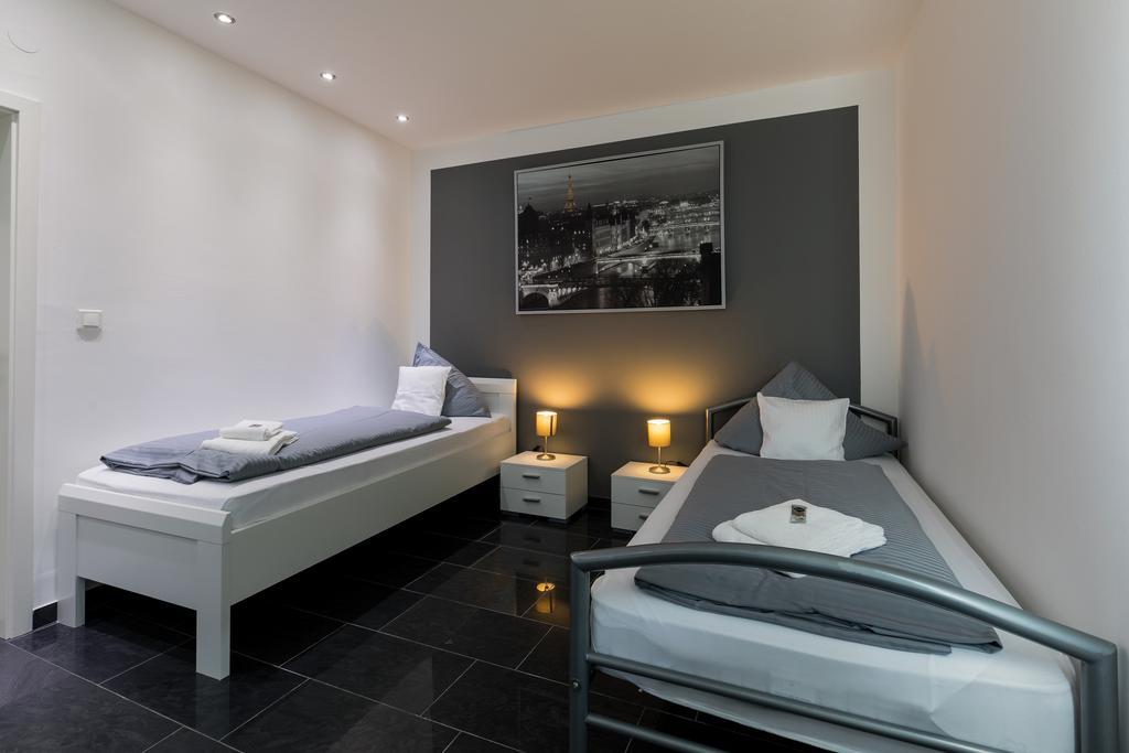 Hotel Am Rosenplatz,24 Stunden Check In, Kostenfreie Parkplaetze 2*