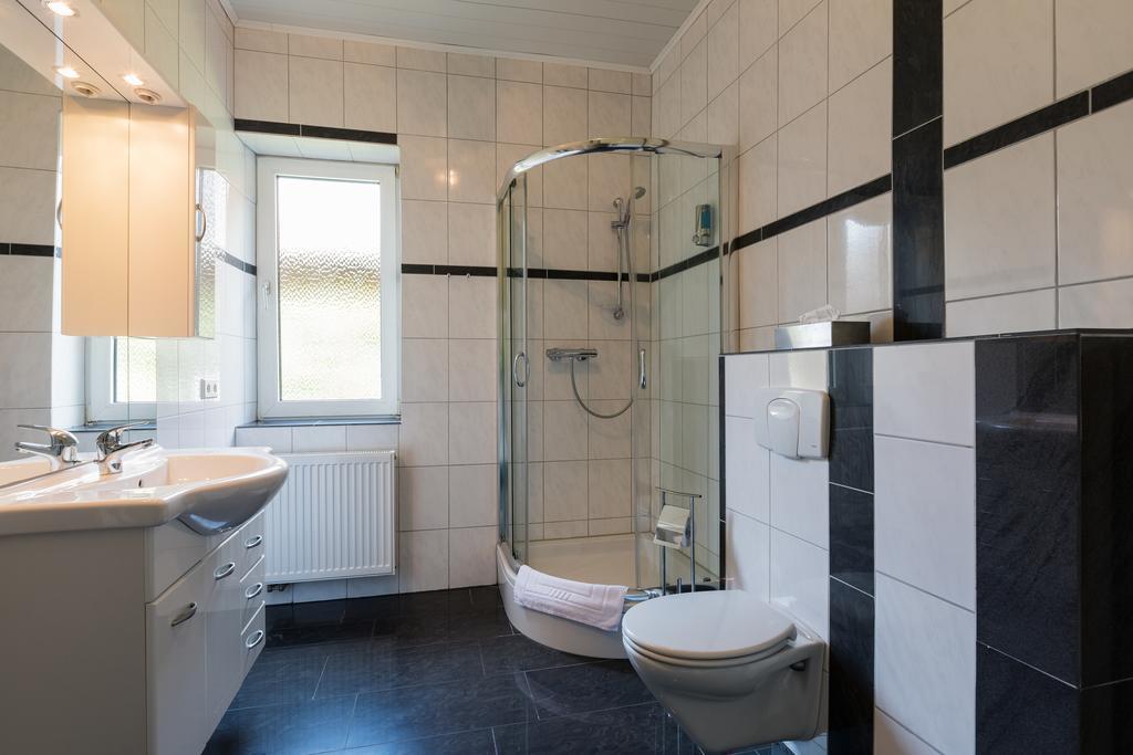 Am Rosenplatz,24 Stunden Check In, Kostenfreie Parkplaetze 2*